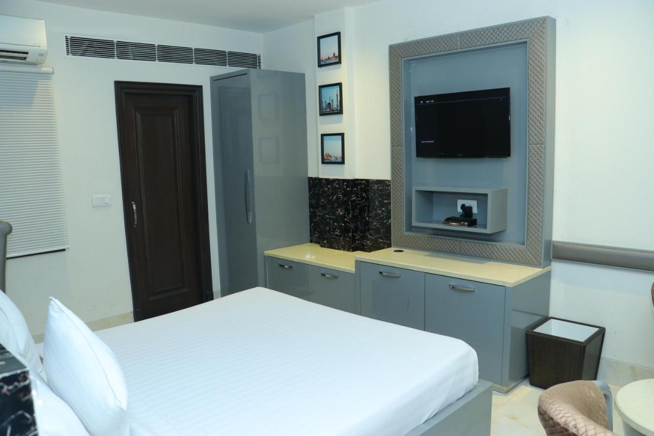 Hotel Nagpal Regency Ludhiana Esterno foto