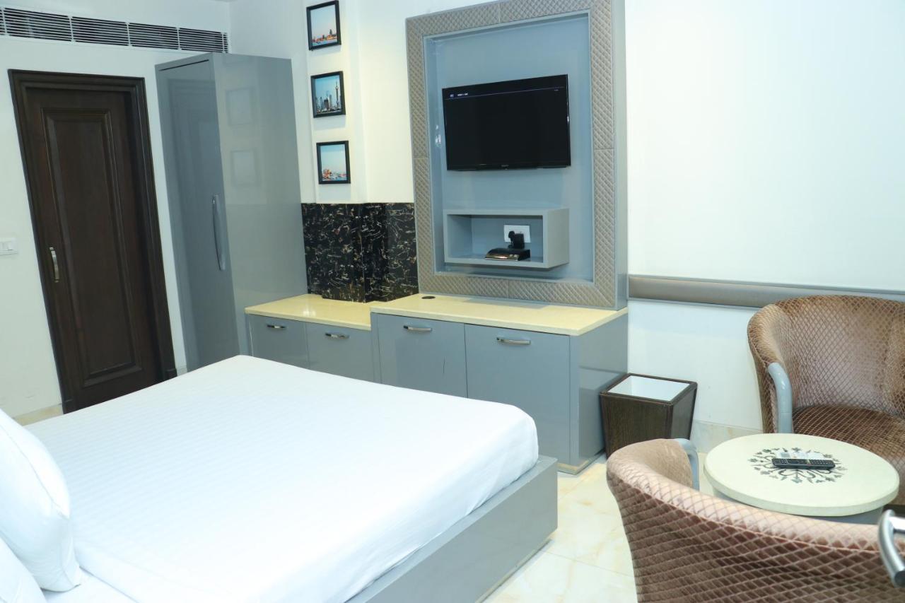 Hotel Nagpal Regency Ludhiana Esterno foto