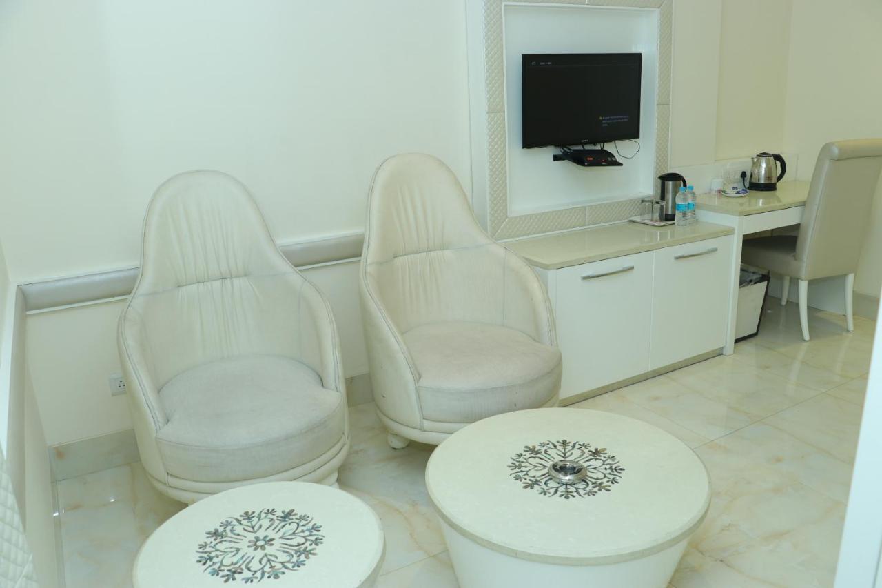 Hotel Nagpal Regency Ludhiana Esterno foto